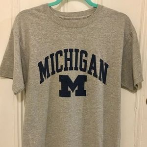 U of Michigan Champion Shirt Sz Medium
